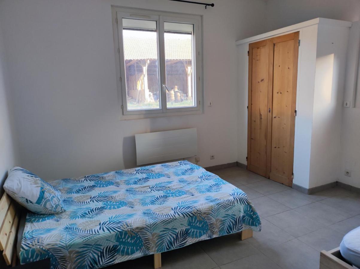 Appartement Dans Partie De Mas En Camargue Arles Exterior photo